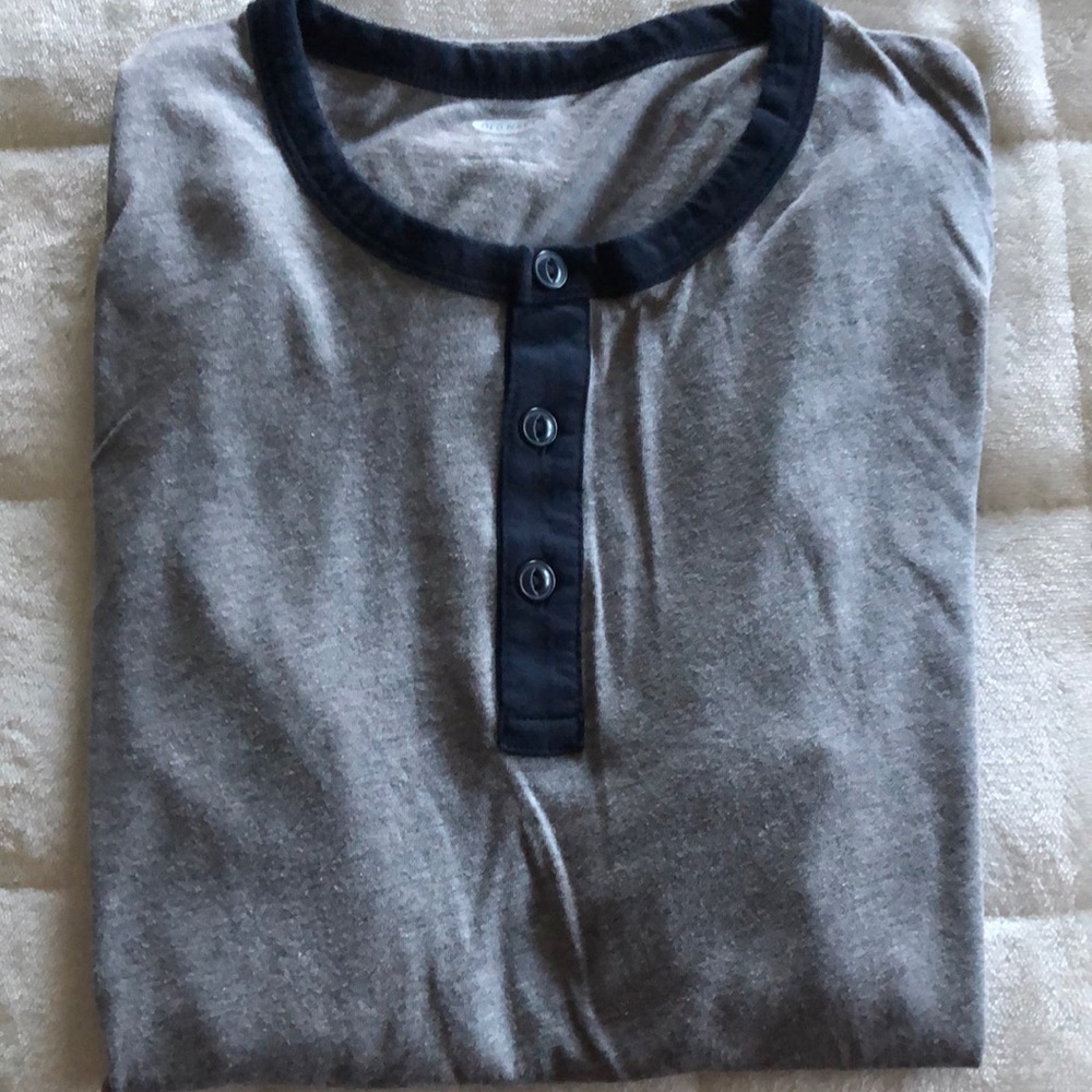 Old Navy Raglan shirt
